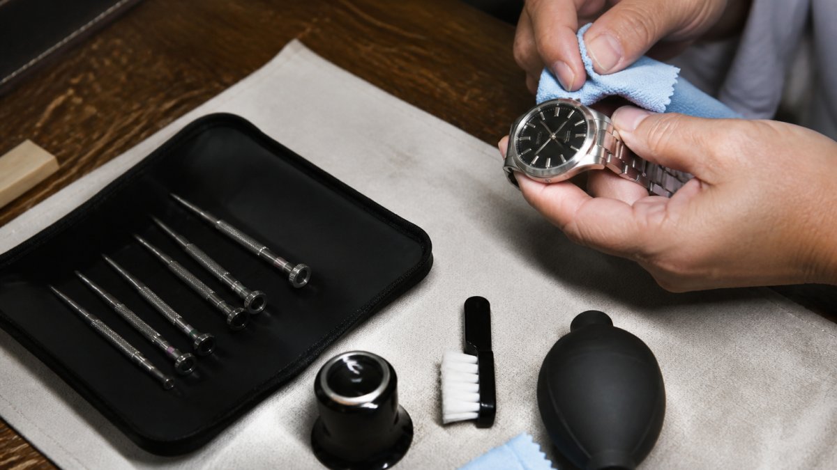 How to Maintain Luxury Watches Between Services