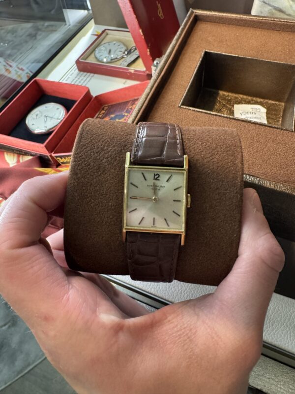 Patek Philippe Patek Vintage in yellow gold and brown crocodile strap